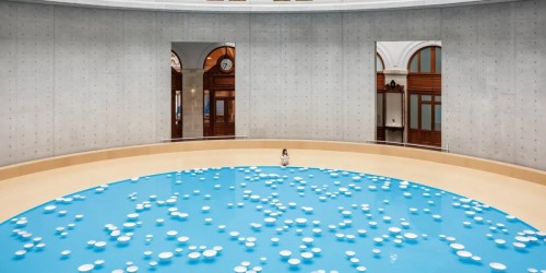 Clinamen, l’installation aquatique et musicale de Céleste Boursier-Mougenot à la Bourse de Commerce