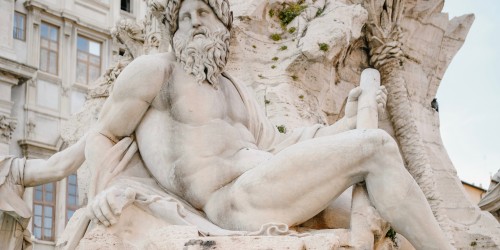 Monstres et héros de la mythologie au Louvre, une visite guidée contée passionnante