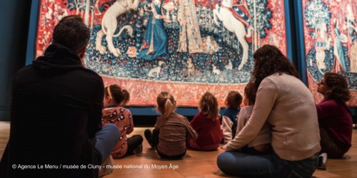 Musée Cluny, plongez en famille dans l'univers fascinant du Moyen Âge. En ce moment, deux visites guidées